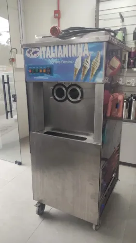 Máquina de sorvete italianinha