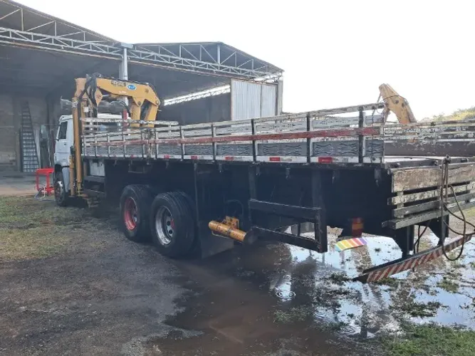 CAMINHÃO GUINDASTE CAPAC. 16 TON. VW 23210 CUMMINS ANO 2002