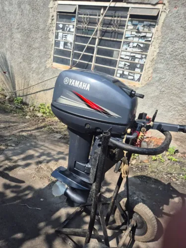 Motor Yamaha 2 tempos 15 Hp  