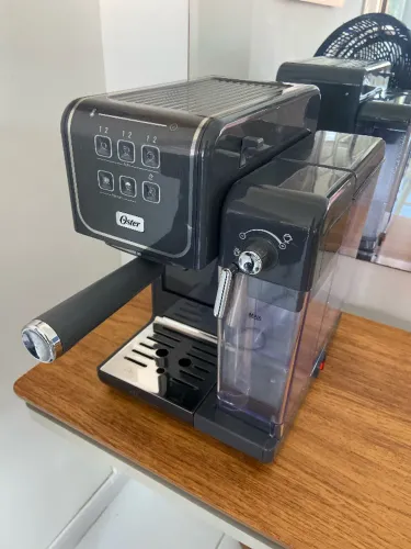 Cafeteira Oster Prima Latte Touch