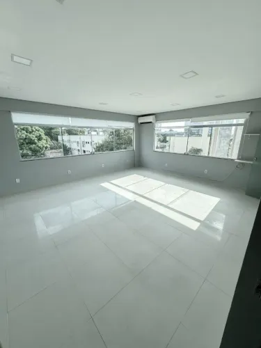 Aluguel de Sala Comercial no Centro Empresarial Adrianópolis - Adrianópolis, Manaus