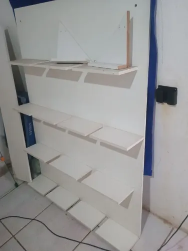 expositor de sandalias