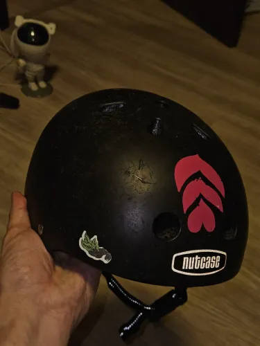 Capacete de bicicleta Skate Rollers-Nutcase tamanho M