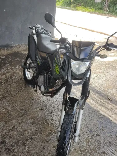 Vendo moto yamara xtz 150