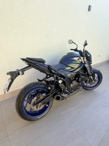 GSXs 750 km baixo primeiro dono