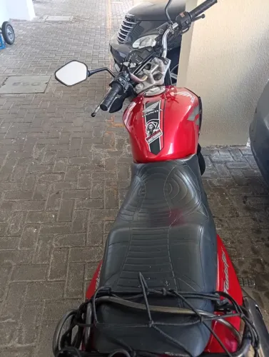 Twister 250, Injeção eletrônica. freios a disco.