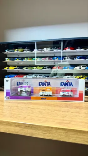 Volkswagen Kombi Delivery Van Pickup Hauler M2 Machines 1/64