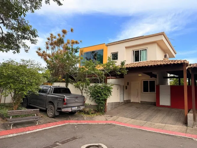 Casa Triplex à Venda Condomínio Aldeia dos Marabás, Serra/ES