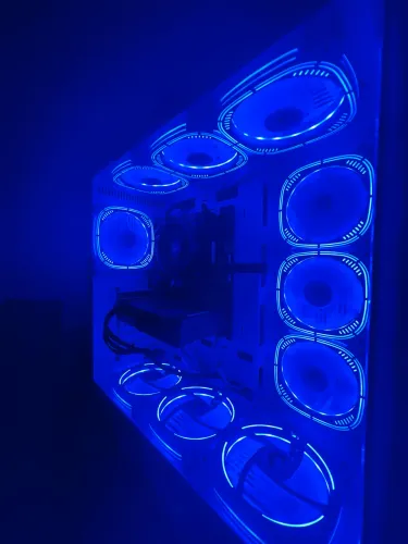 GABINETE COM 10 FANS ARGB (contém controle para mudar as cores)