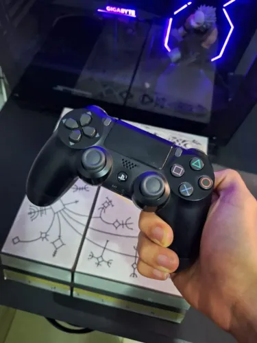 Ps4 semi-novo 1tb