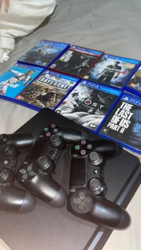 PS4 Slim 1TB + 3 Controles + 8 Jogos Físicos | Muito Conservado | Troco em meta quest