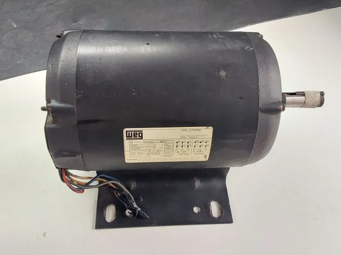 Motor elétrico WEG trifásico 5cv.