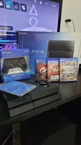 PRA VENDER RÁPIDO!! PS4 fat 500gb + jogos + hd externo + headset + hdmi