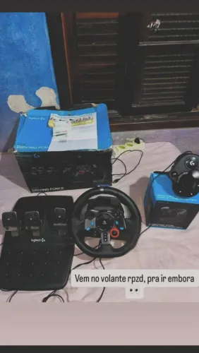 Volante logitech G29 + shifter + pedais - PS4/PS5/PC - com caixa   