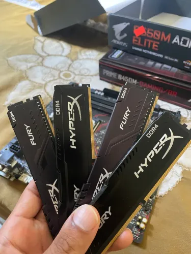 Jogo de memórias RAM DDR4 2400mhz