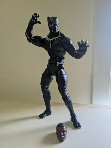 Pantera Negra Marvel Legends 