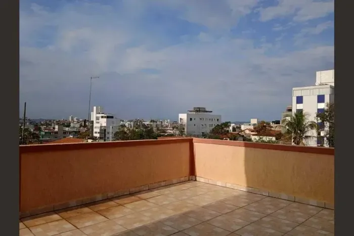Casa à Venda - Santa Rosa, 3 Quartos, 311 m2