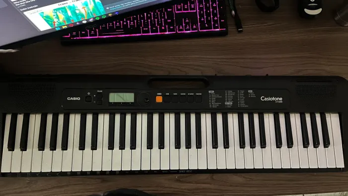 TECLADO (PIANO) CÁSIO CT-S200 Semiusado