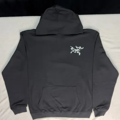 moletom arcteryx preto