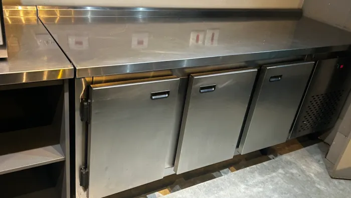 Bancada inox refrigerada 3 portas