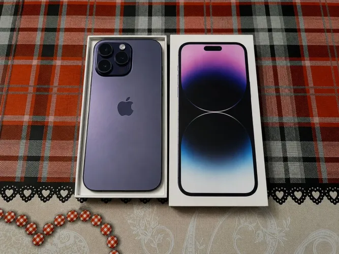 iPhone 14 pro Max roxo