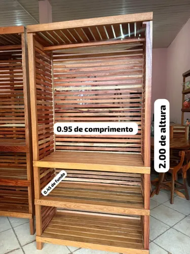 Closet em madeira novo