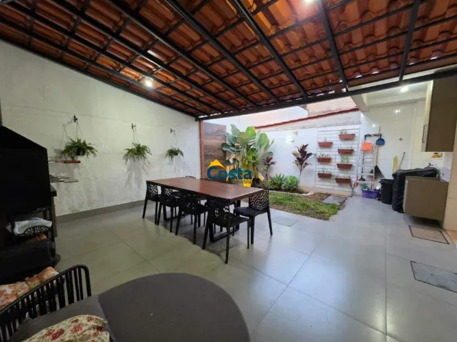 Casa Reformada à Venda em Betim | Área Gourmet, Cozinha Planejada e 2 Vagas