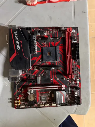 Placa Mãe Gigabyte B450m Gaming Chipset B450 Amd Am4