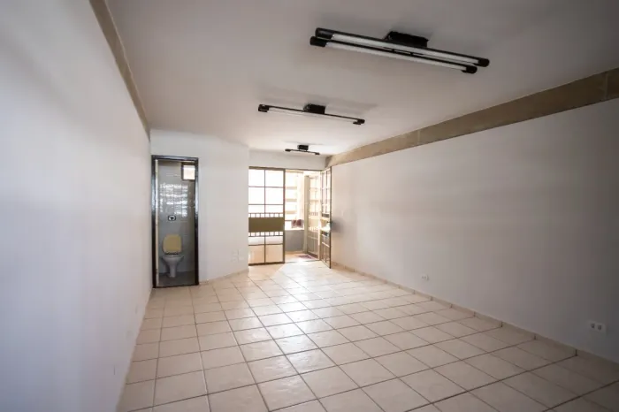 Sala - Av. T-2, Nº1281, Galeria Luís Carmo, Sala 12, Setor Bueno, Goiânia - GO.