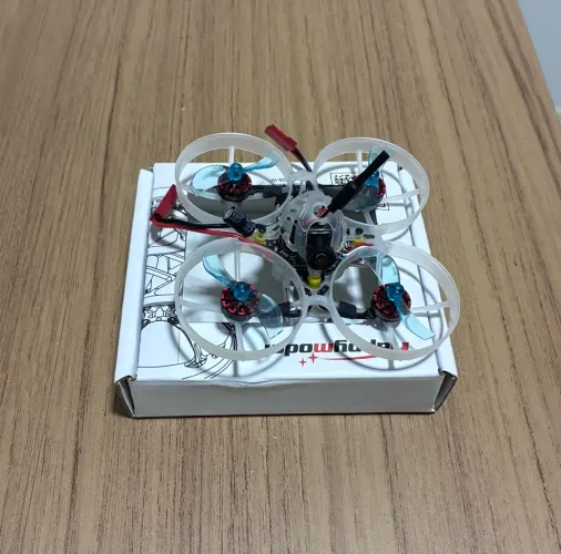 Drone fpv tinywhoop 