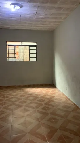 Aluga-se casa no bairro Maria Goretti