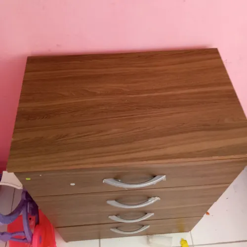 Vende - se cômoda e cama box de solteiro 