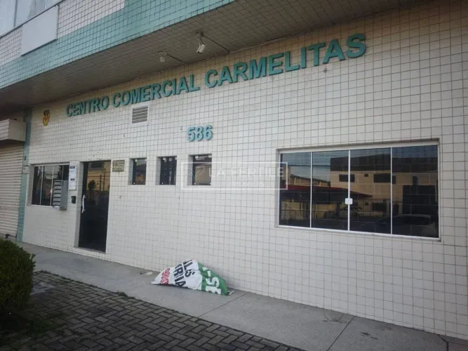 Sala Comercial com 57 m², aluguel de R$ 2.100 + Seguradoras - Hauer, Curitiba (PR)