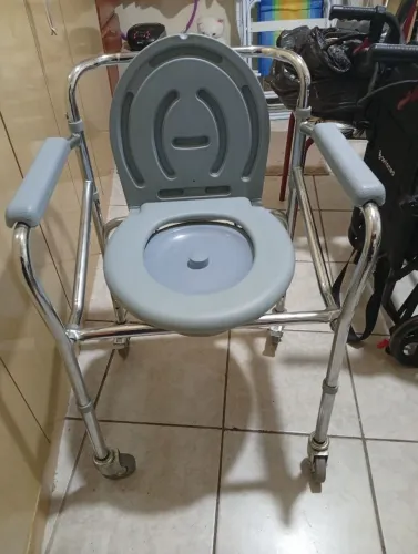 Cadeira de rodas + cadeira de banho