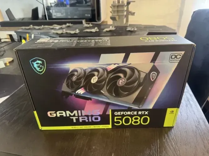Vendo RTX 5080 Lacrada Nova