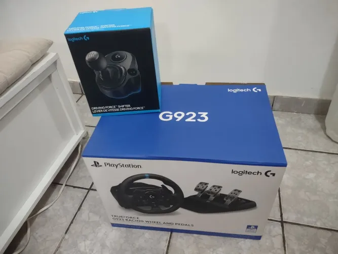 Volante G923 mais câmbio driving force Logitech para PS5 