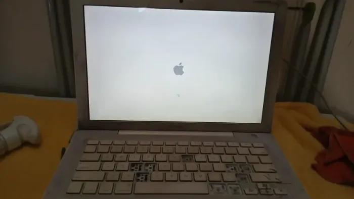 Macbook Apple A1181 - leia