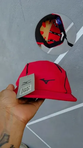 Boné linha Premium um por 50 reais três por 100 reais