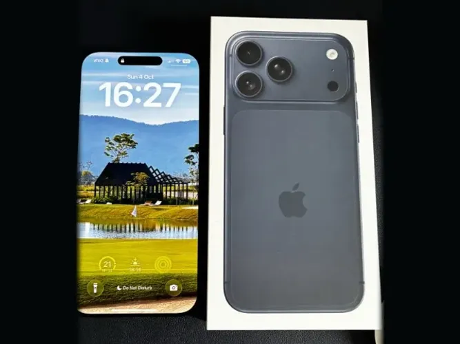 iPhone 17 Pro Max 256GB azul-intenso, bateria 100% com caixa original
