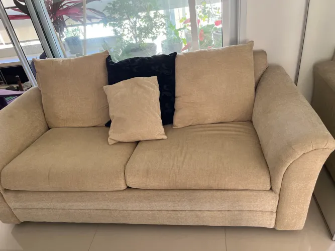 Sofá cama 2 lugares importado beige