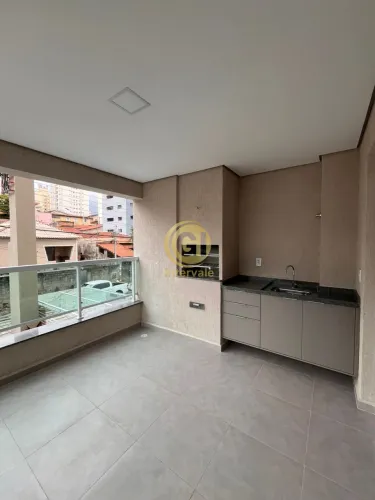 Apartamento 3 dormitórios com suíte, lavabo e varanda gourmet com churrasqueira para locaç