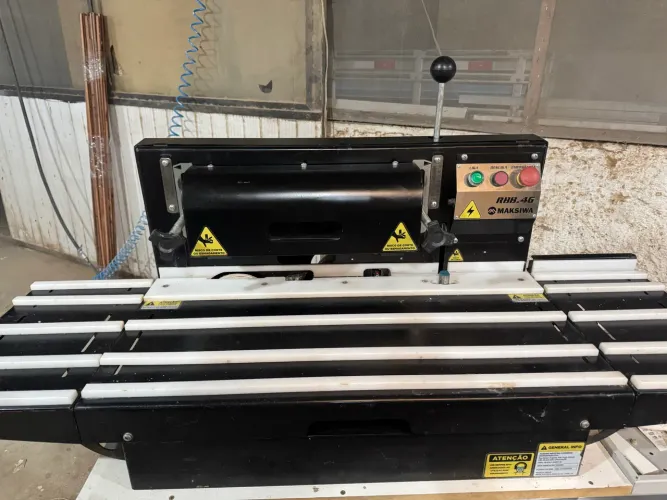 Refiladora Makisiwa RBB 4 Grupos com coletor de 1CV.