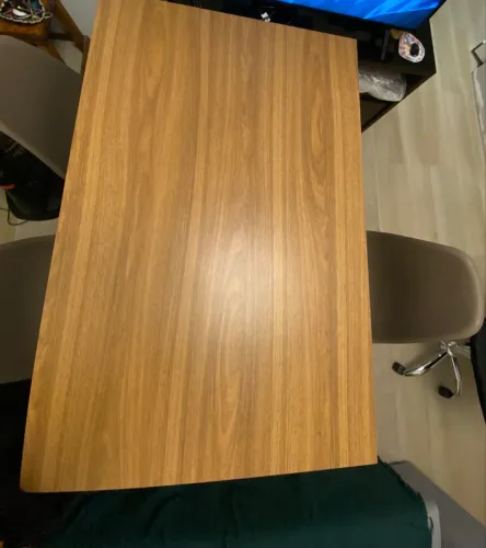Conjunto de mesa e cadeiras estilo industrial
