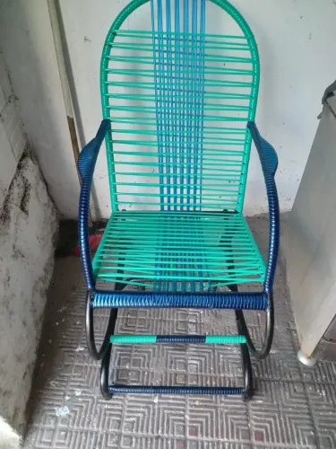 VENDO UMA CADEIRA DE BALANCO