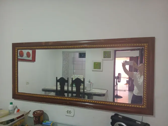 Espelho com moldura