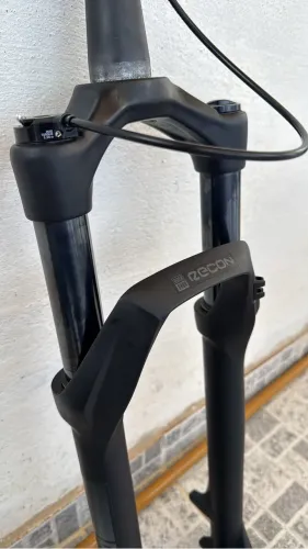 Suspensão RockShox Recon