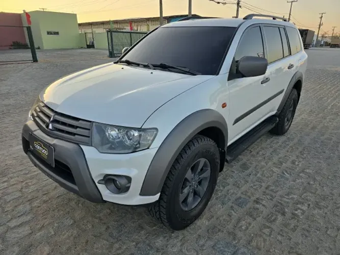 Mitsubishi Pajero Outdoor 3.2 4X4 T.i. Dies.5p Aut. 2017