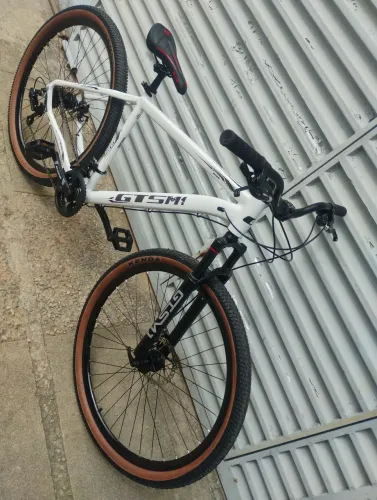 Vende-se uma bike aro 29.