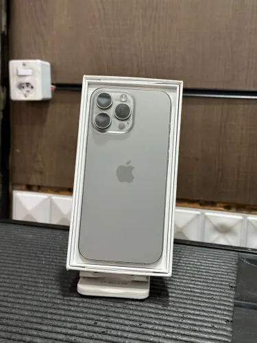 iPhone 16 Pro Max natural titânio 256Gb / Garantia / Loja física