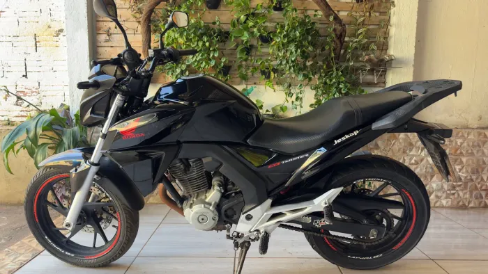 CB 250F Twister